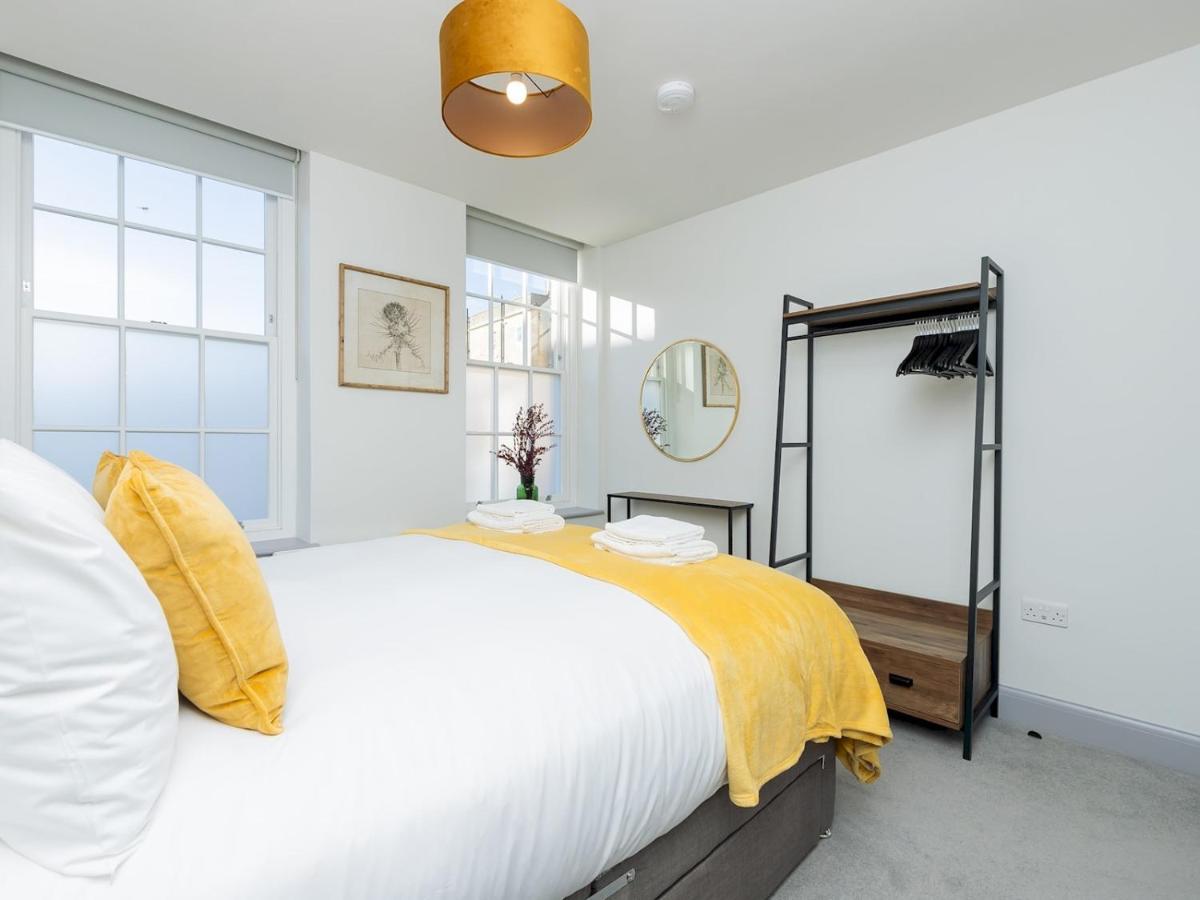 Pass The Keys Stunning 2 Bed Retreat In The Heart Of Bath Apartment Exterior photo